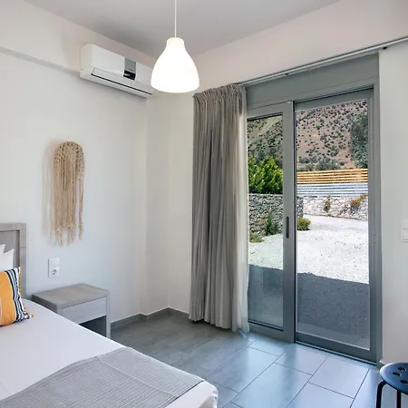 Evgoro Luxury Villa *